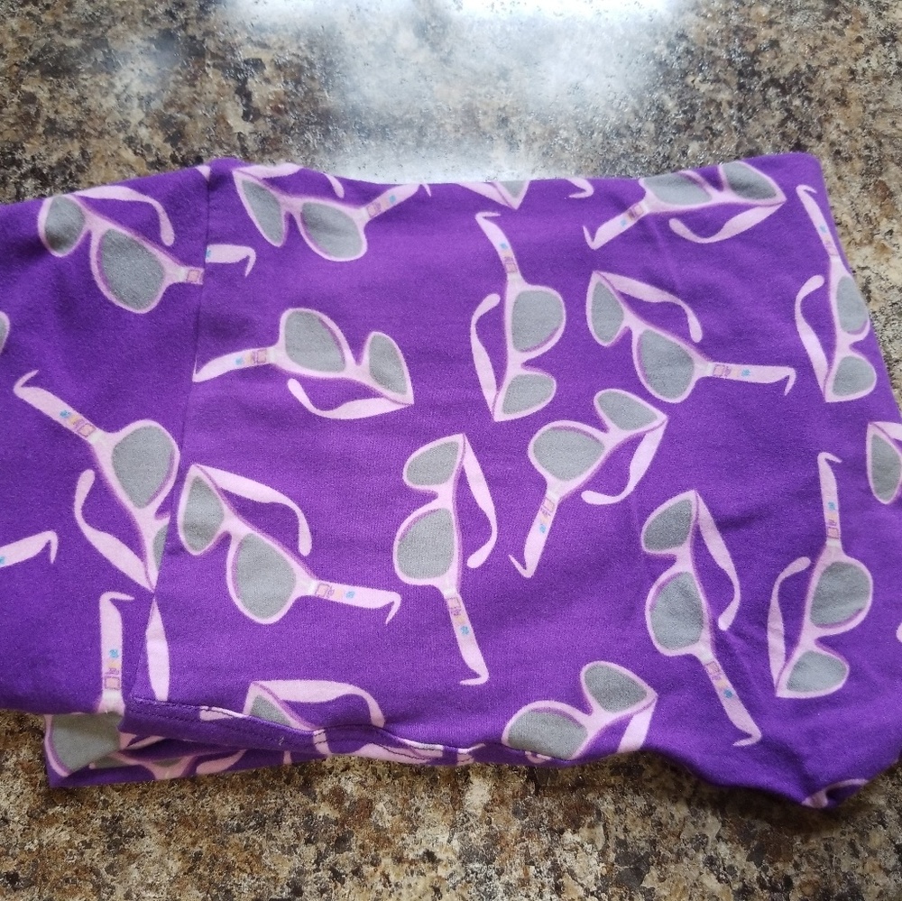 Lularoe leggings.